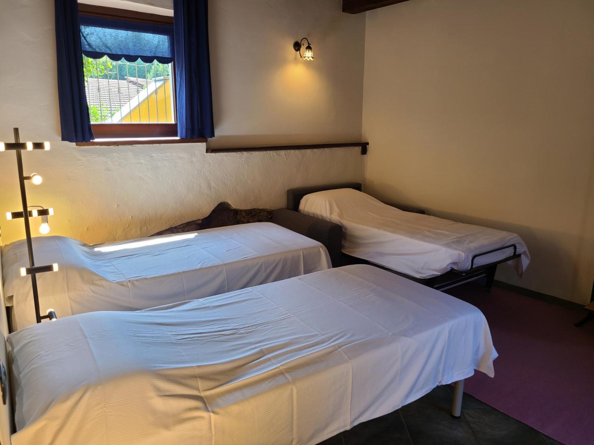 Hotel Robin'S Nest à Paruzzaro Chambre photo