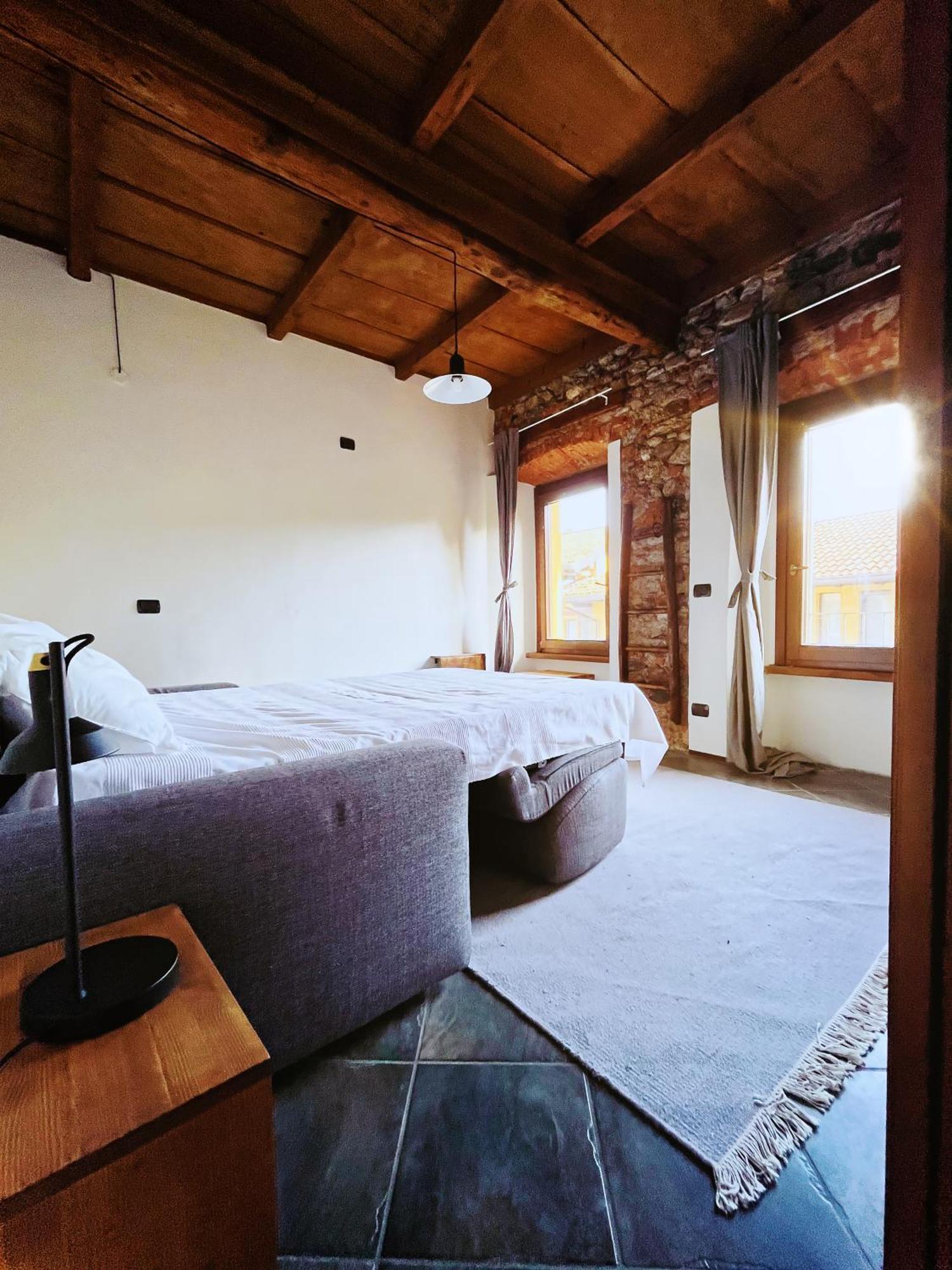 Hotel Robin'S Nest à Paruzzaro Extérieur photo