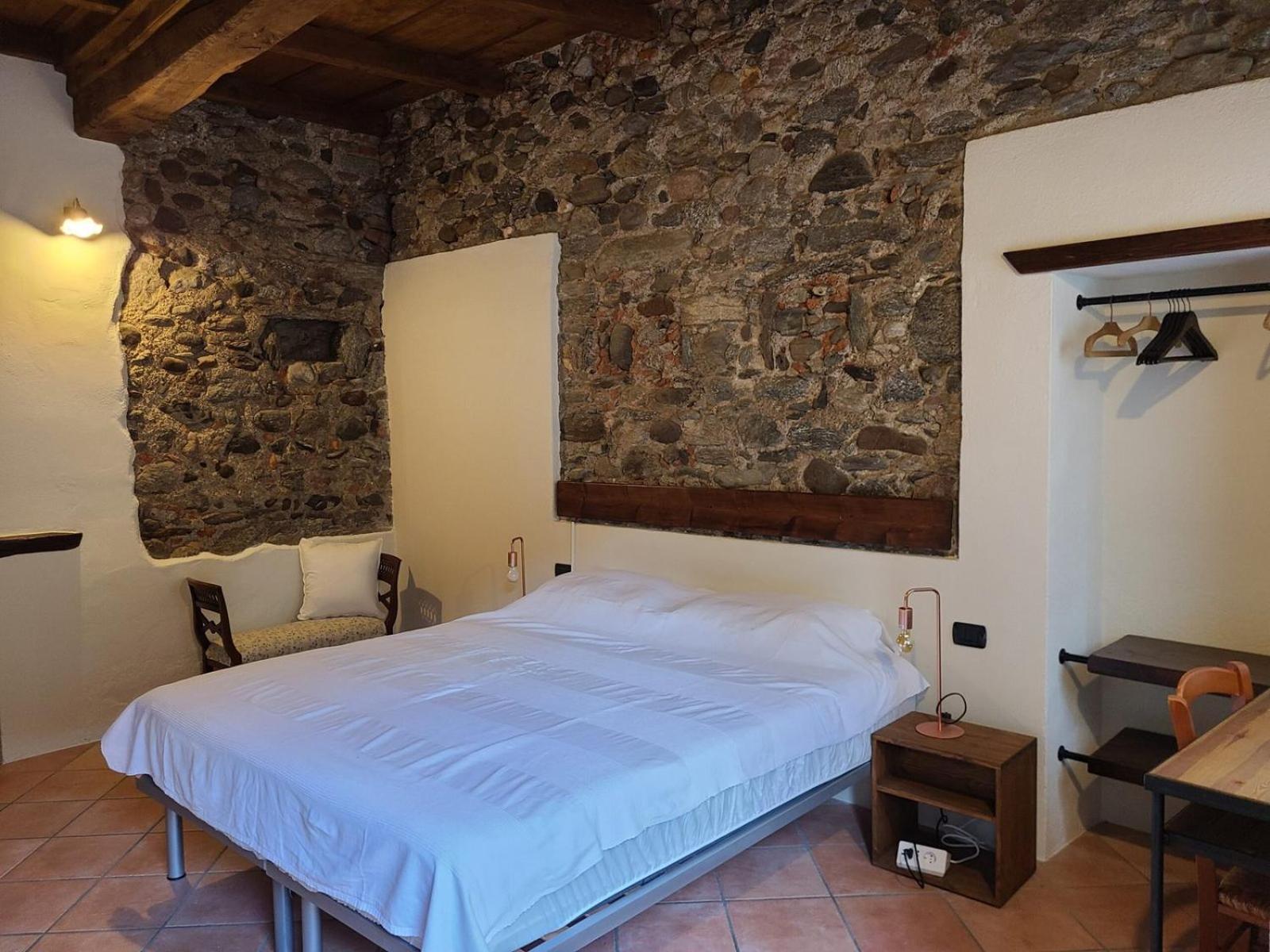 Hotel Robin'S Nest à Paruzzaro Extérieur photo
