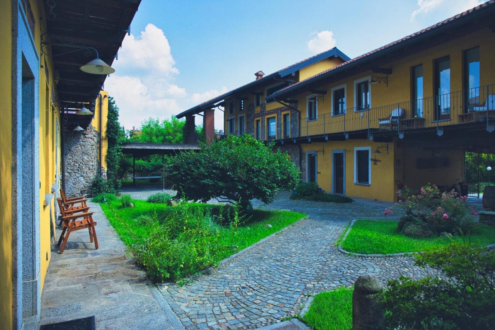 Hotel Robin'S Nest à Paruzzaro Extérieur photo