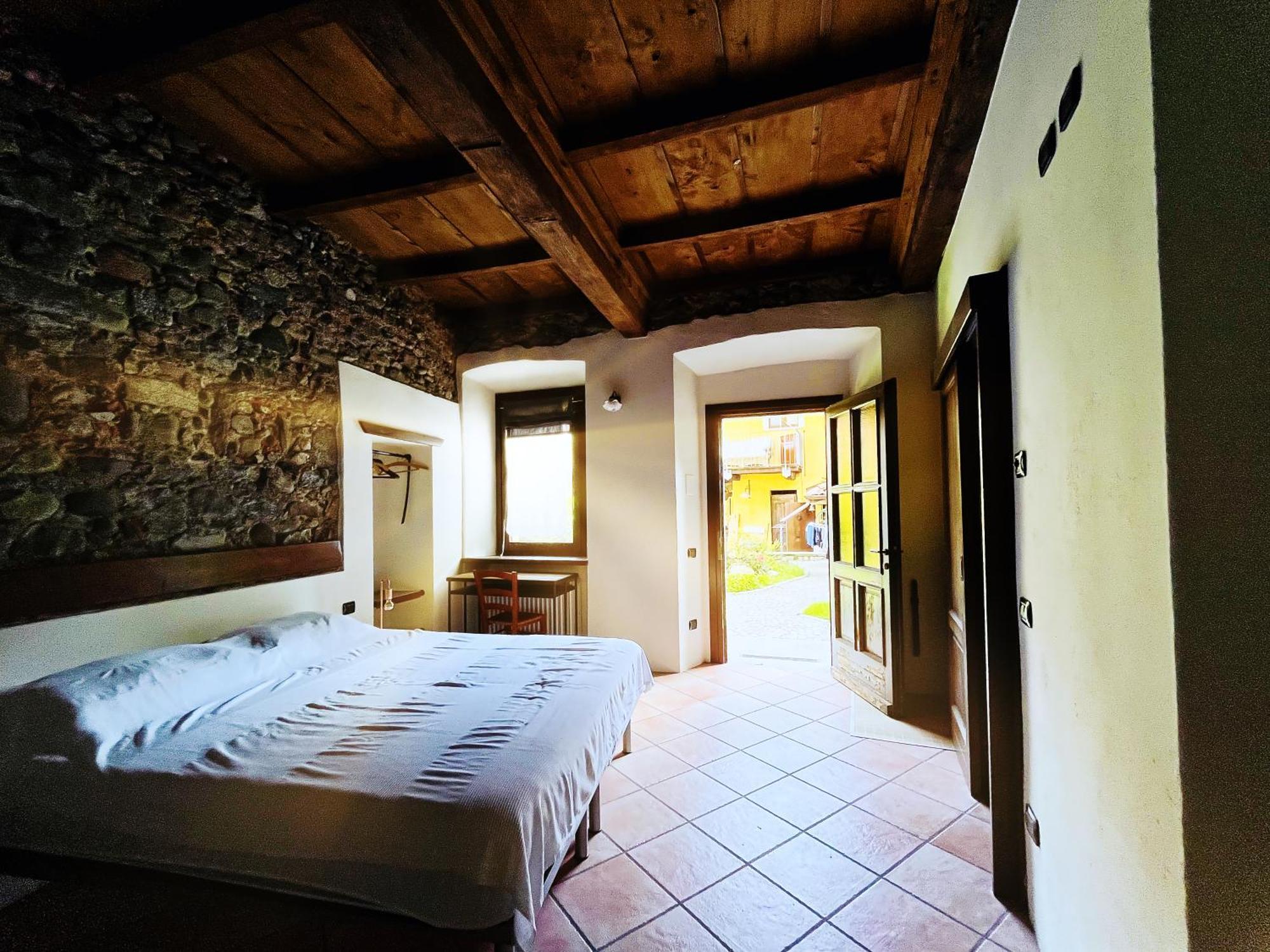 Hotel Robin'S Nest à Paruzzaro Extérieur photo